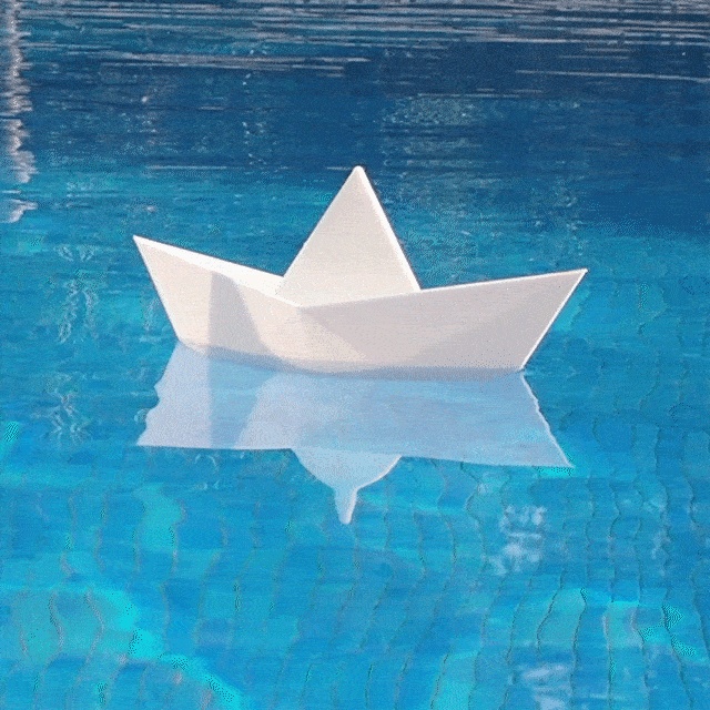 漂浮的纸船