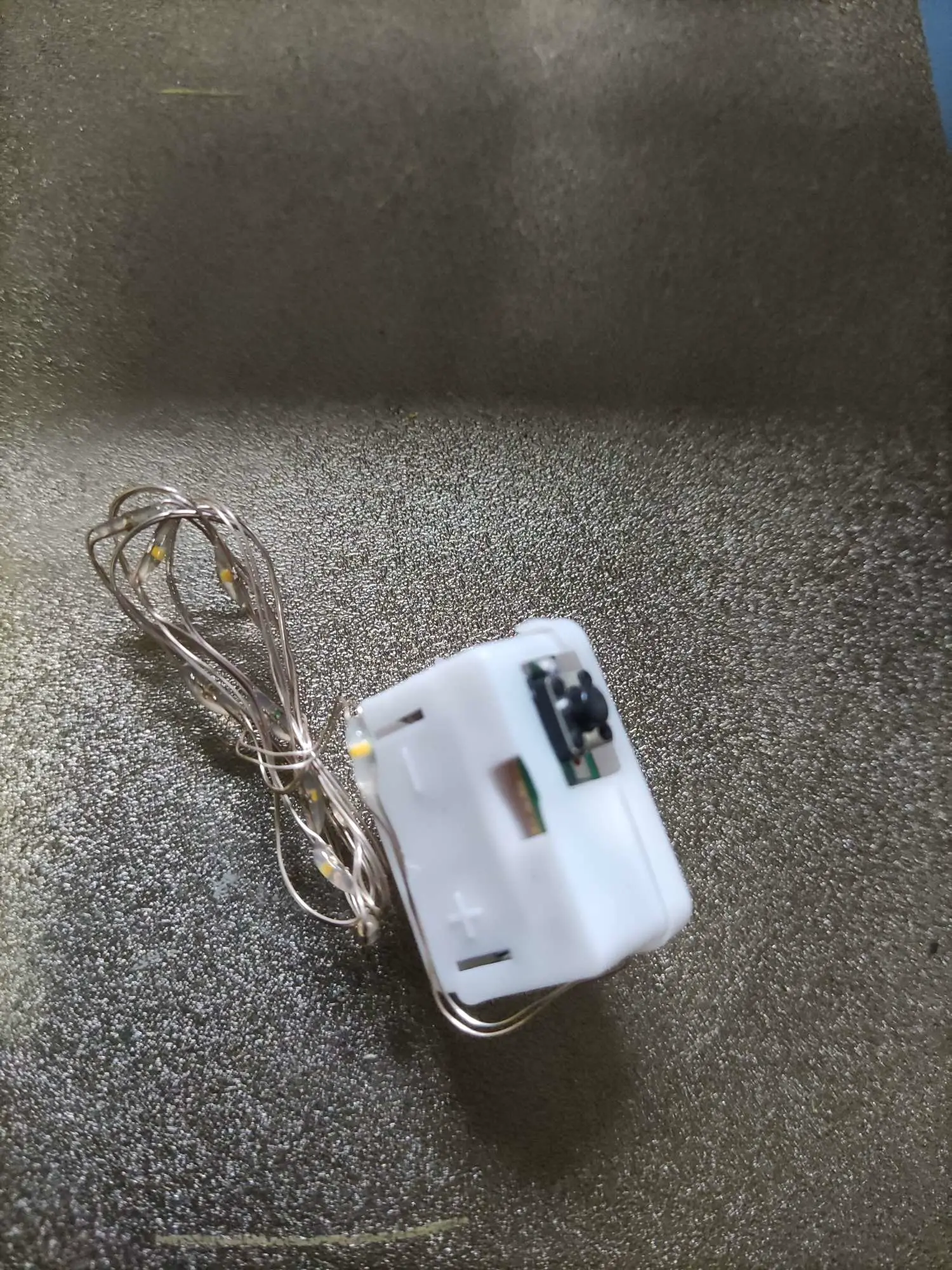 镂空鸭灯