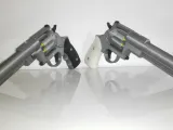 左轮模型玩具（不可发射）-1
