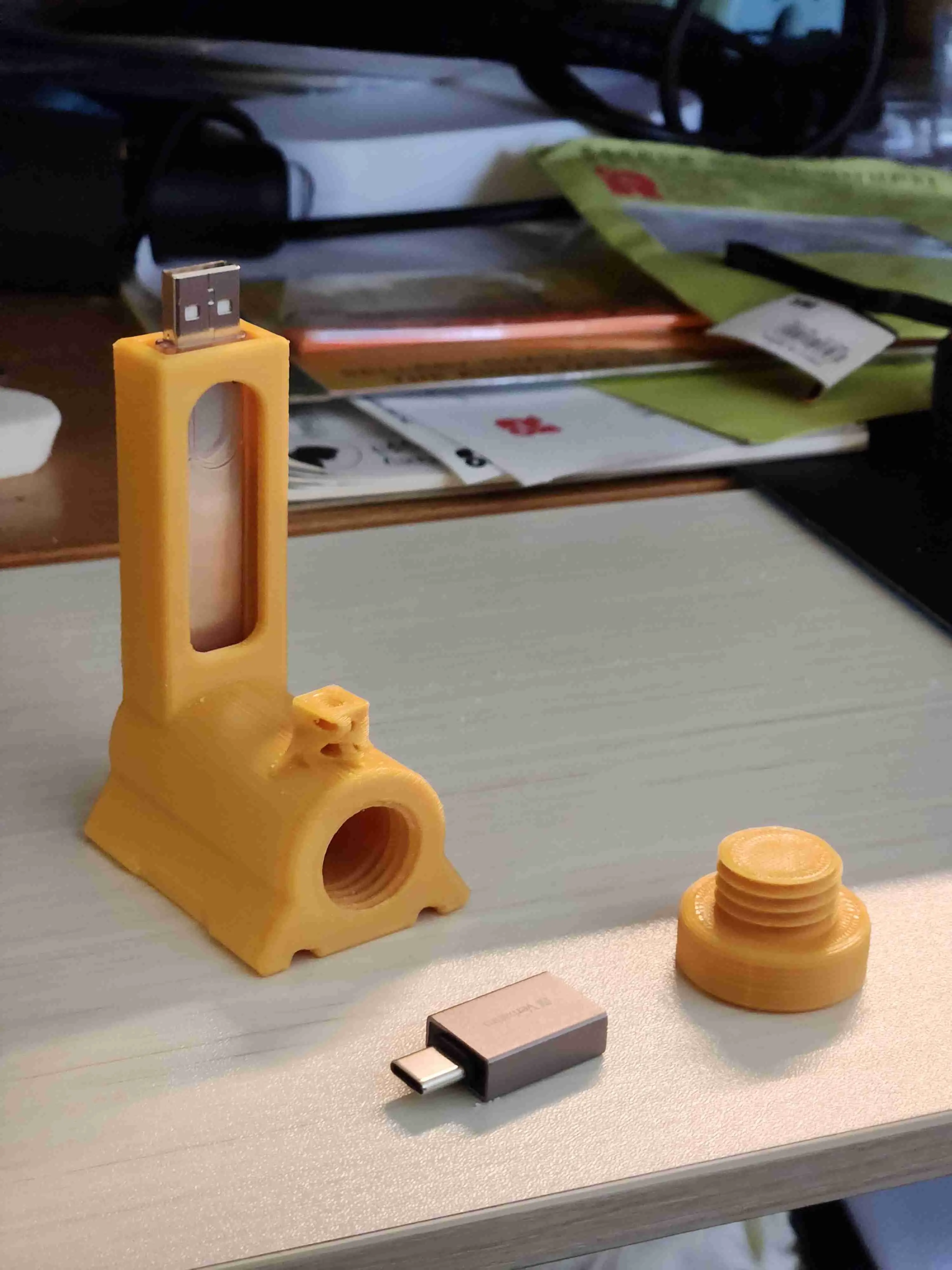 TRAIN LIKE PORTABLE USB LAMP