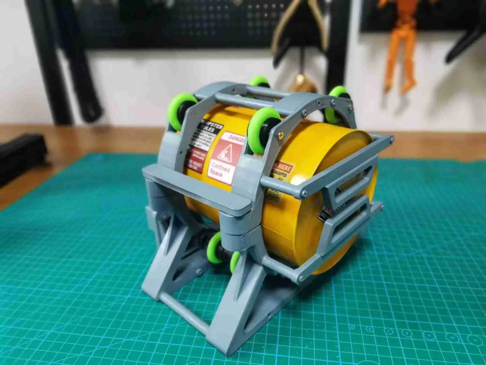 奶粉桶金属打磨器滚筒打磨抛光机