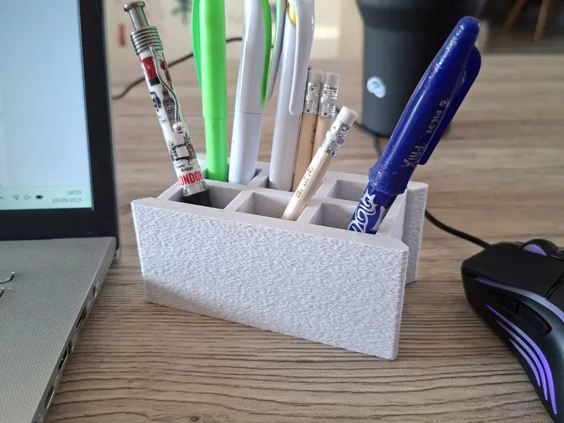 Pot à crayon en forme de parpaing