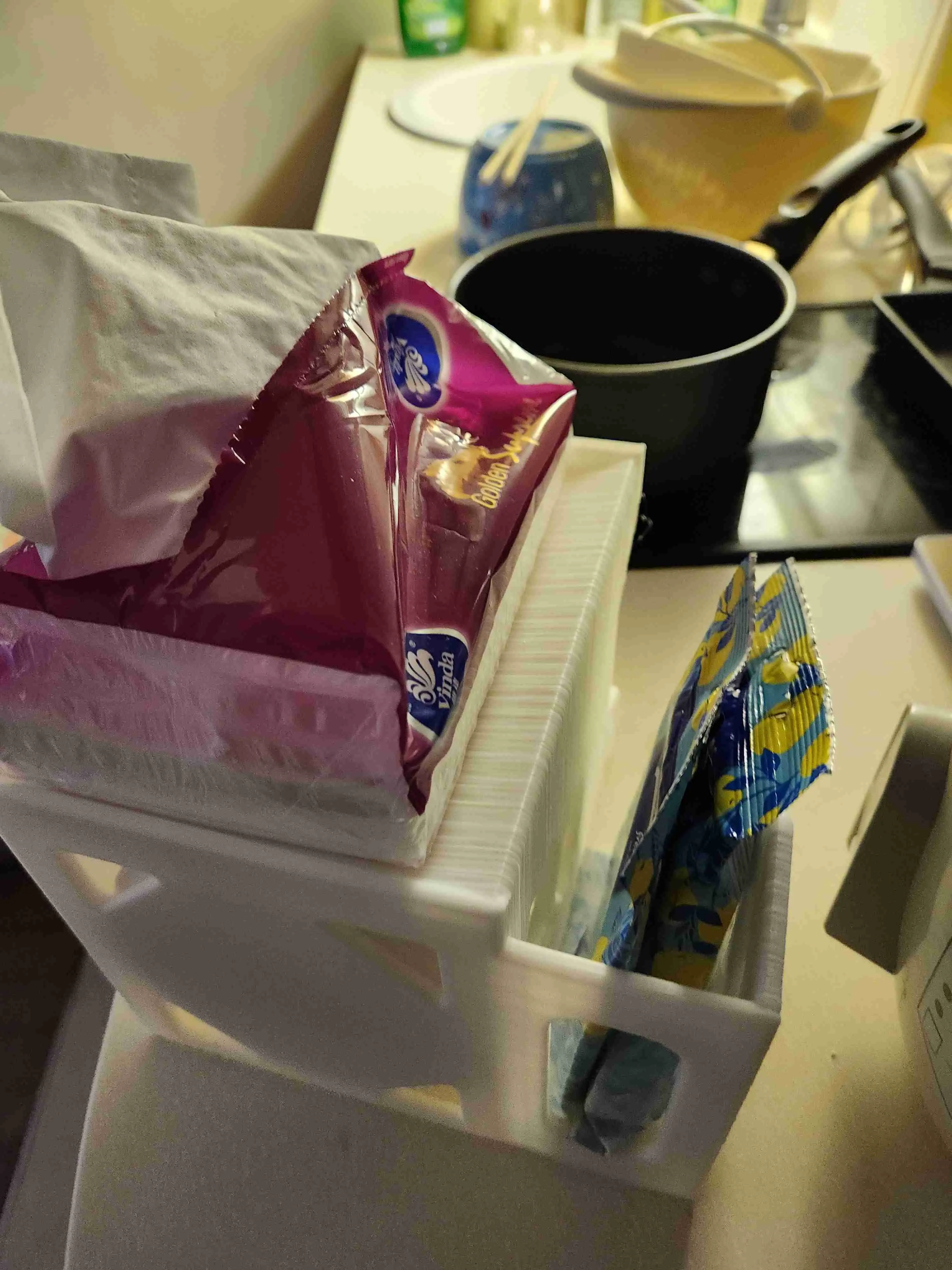 PAPER TOWER HOLDER