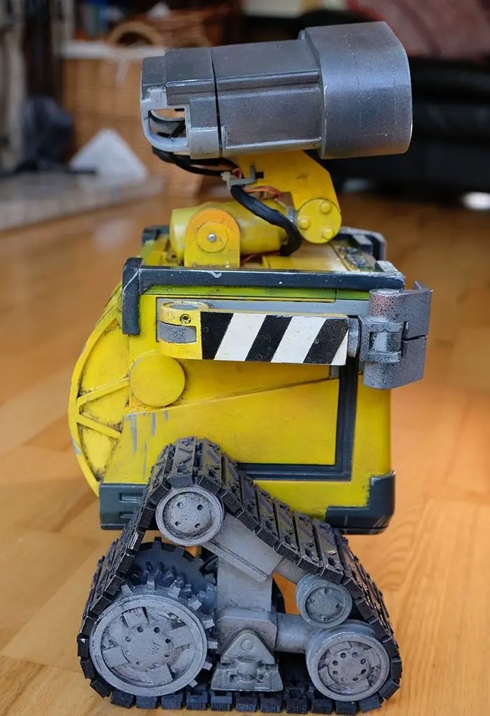 WALL-E Robot Replica