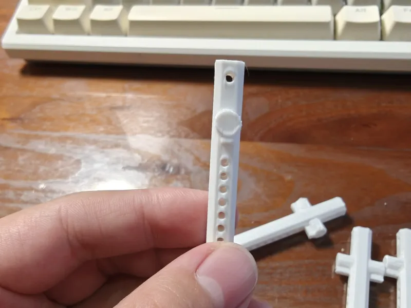 飞神坦克V4 1/8rc车壳支撑住
