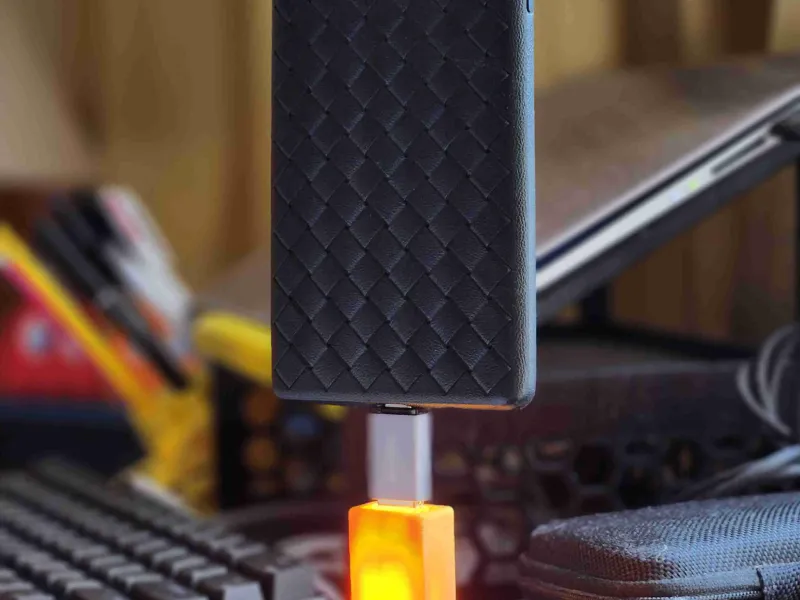TRAIN LIKE PORTABLE USB LAMP