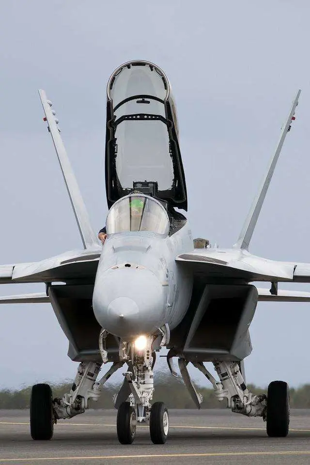 FA-18EF超级大黄蜂战斗机