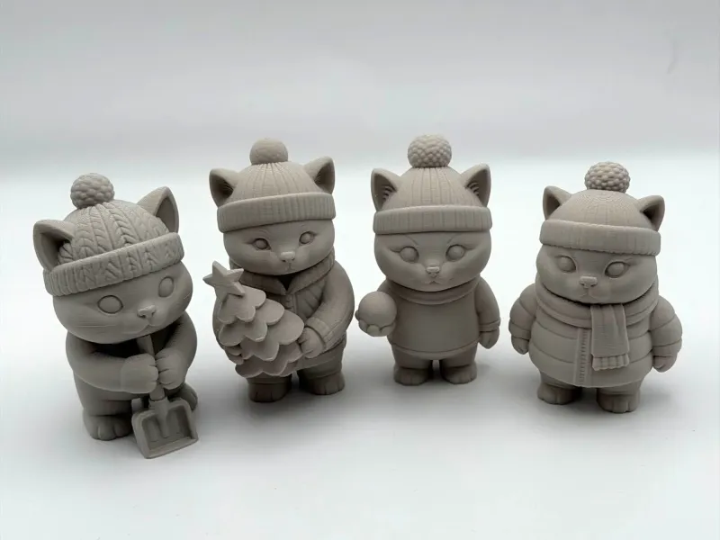 Winter Kittens – Figurine Set (4 Pack)