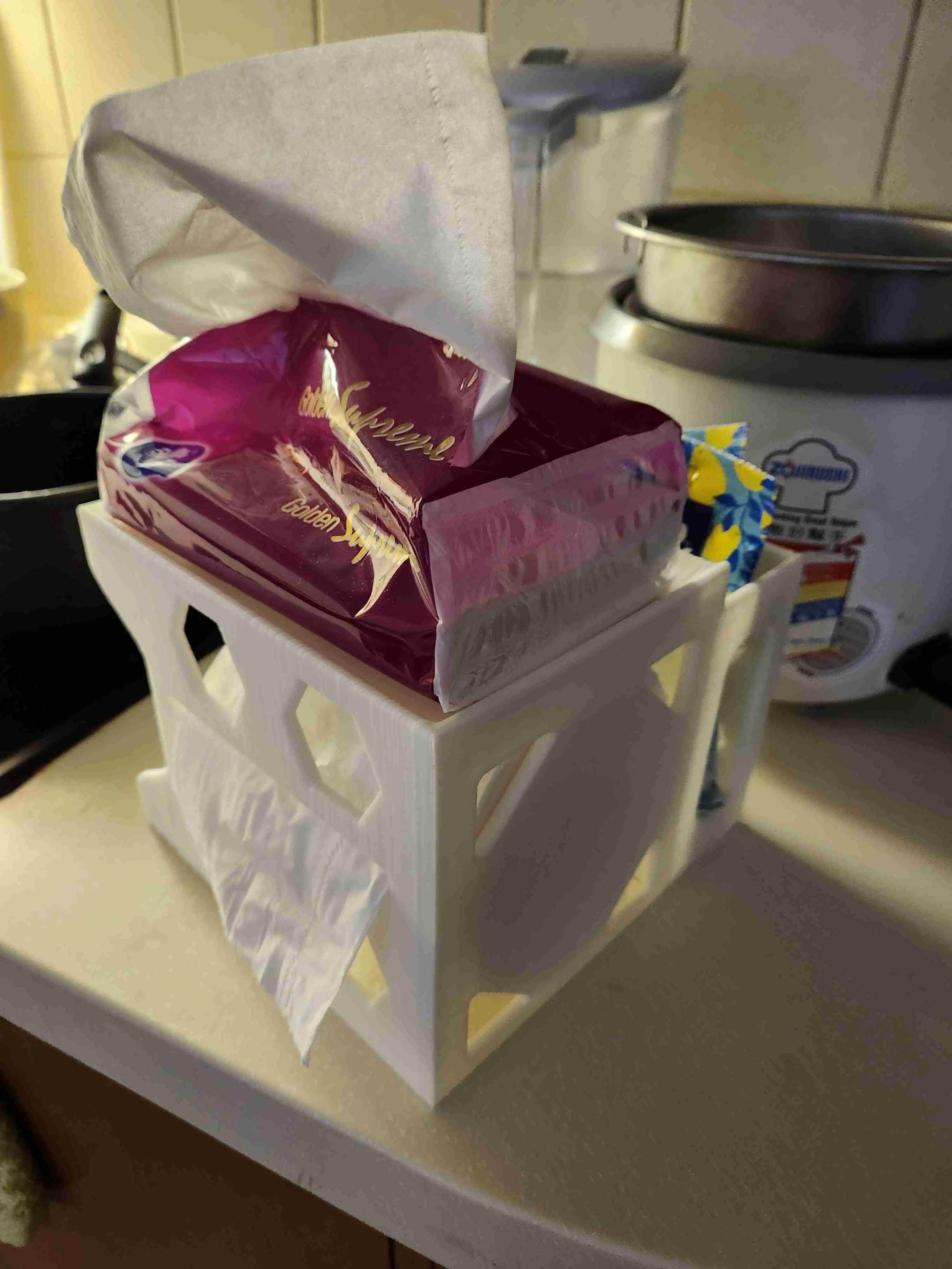 PAPER TOWER HOLDER