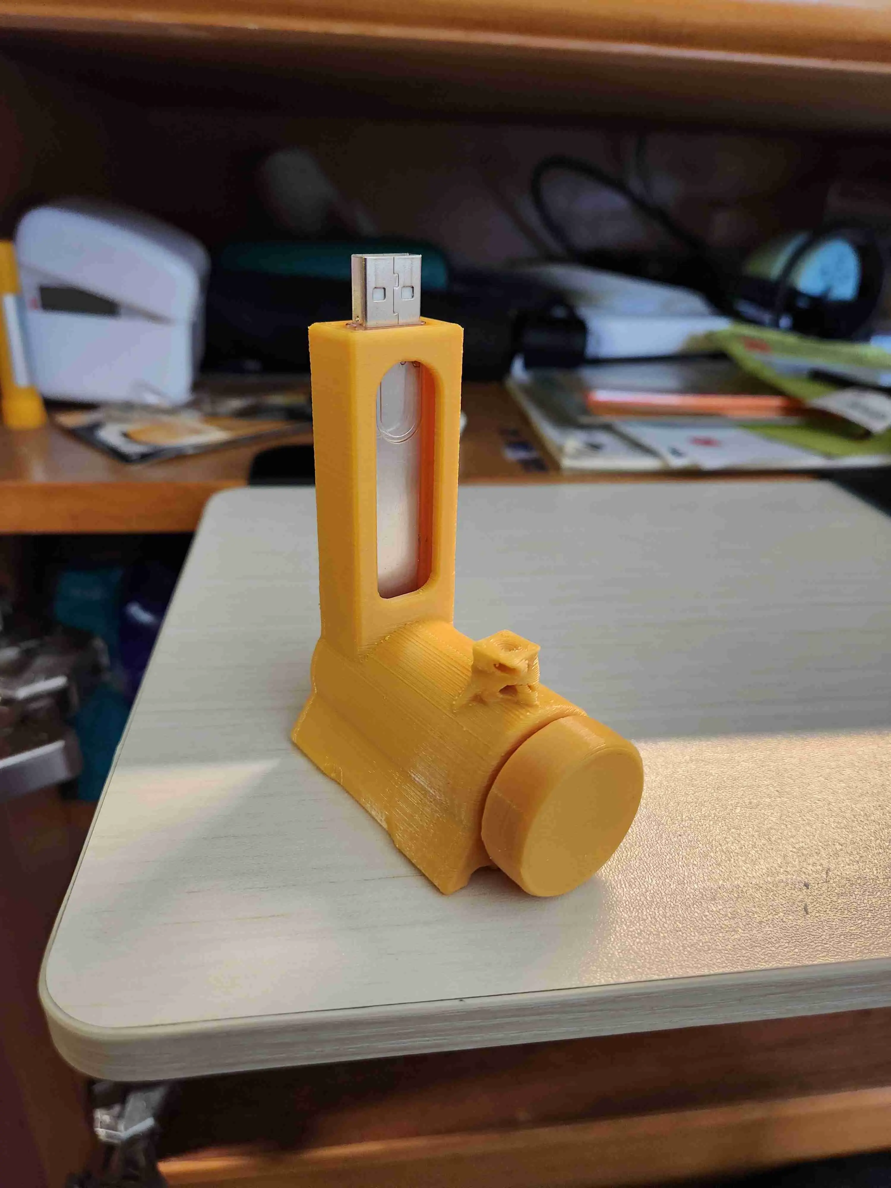 TRAIN LIKE PORTABLE USB LAMP