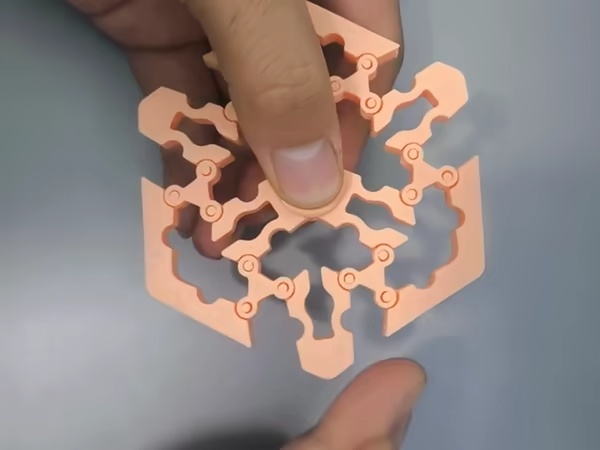 更新3-螺纹转轴 避免断轴-双稳态解压指尖陀螺-可变大变小（主体PLA一体打印）-打印只需1小时，20克材料-0