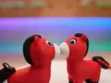 亲亲小马磁吸情侣钥匙扣-2