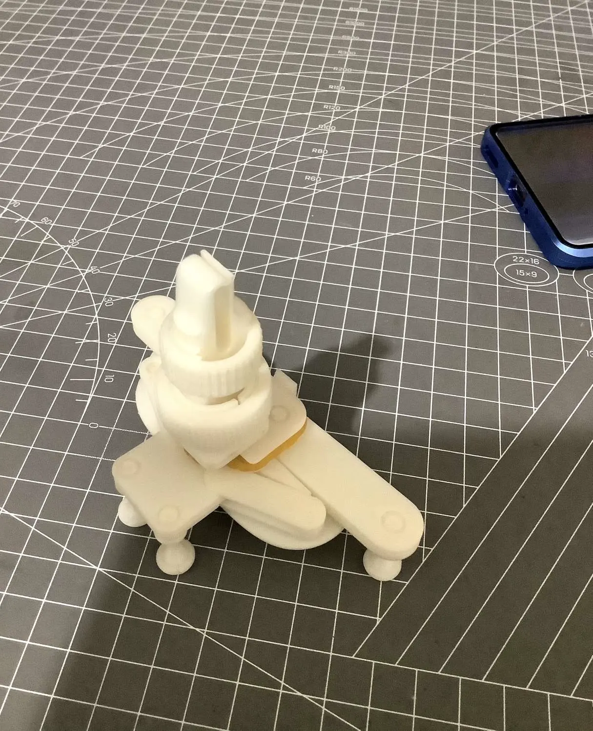 车载出风口手机夹自动加紧