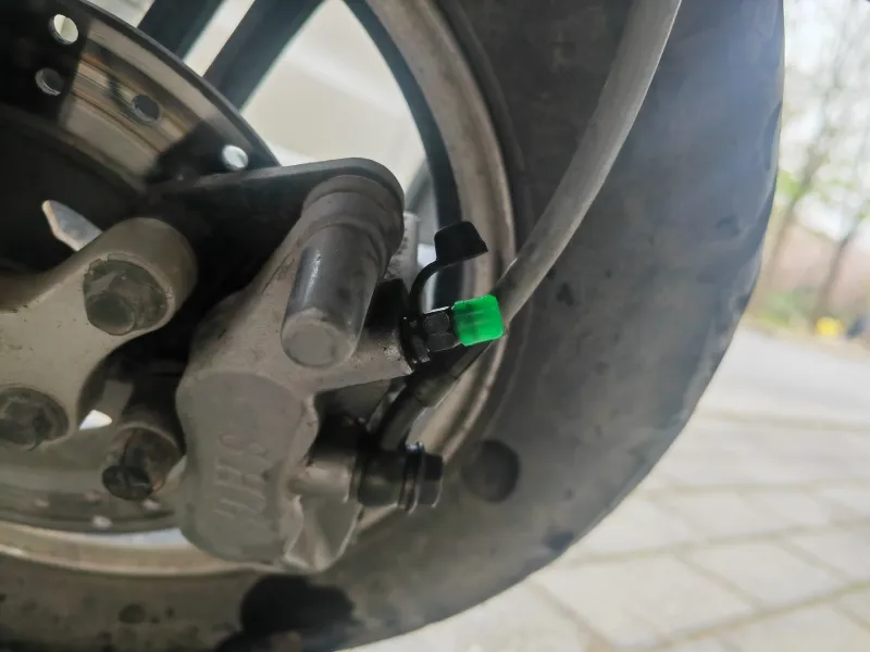 电动车刹车下泵出油口防尘盖