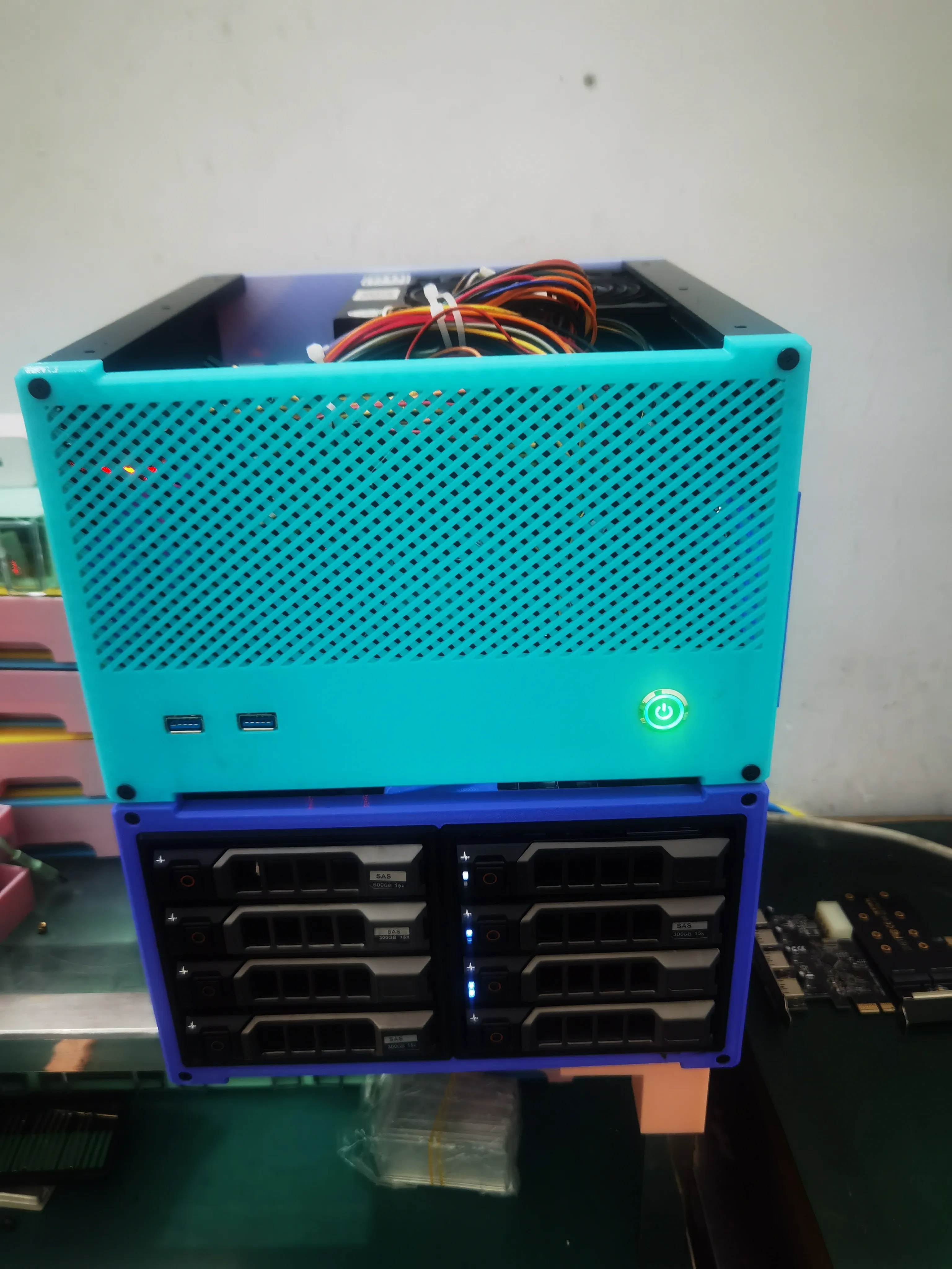 8盘位NAS机箱（支持MATX和ATX大电源）
