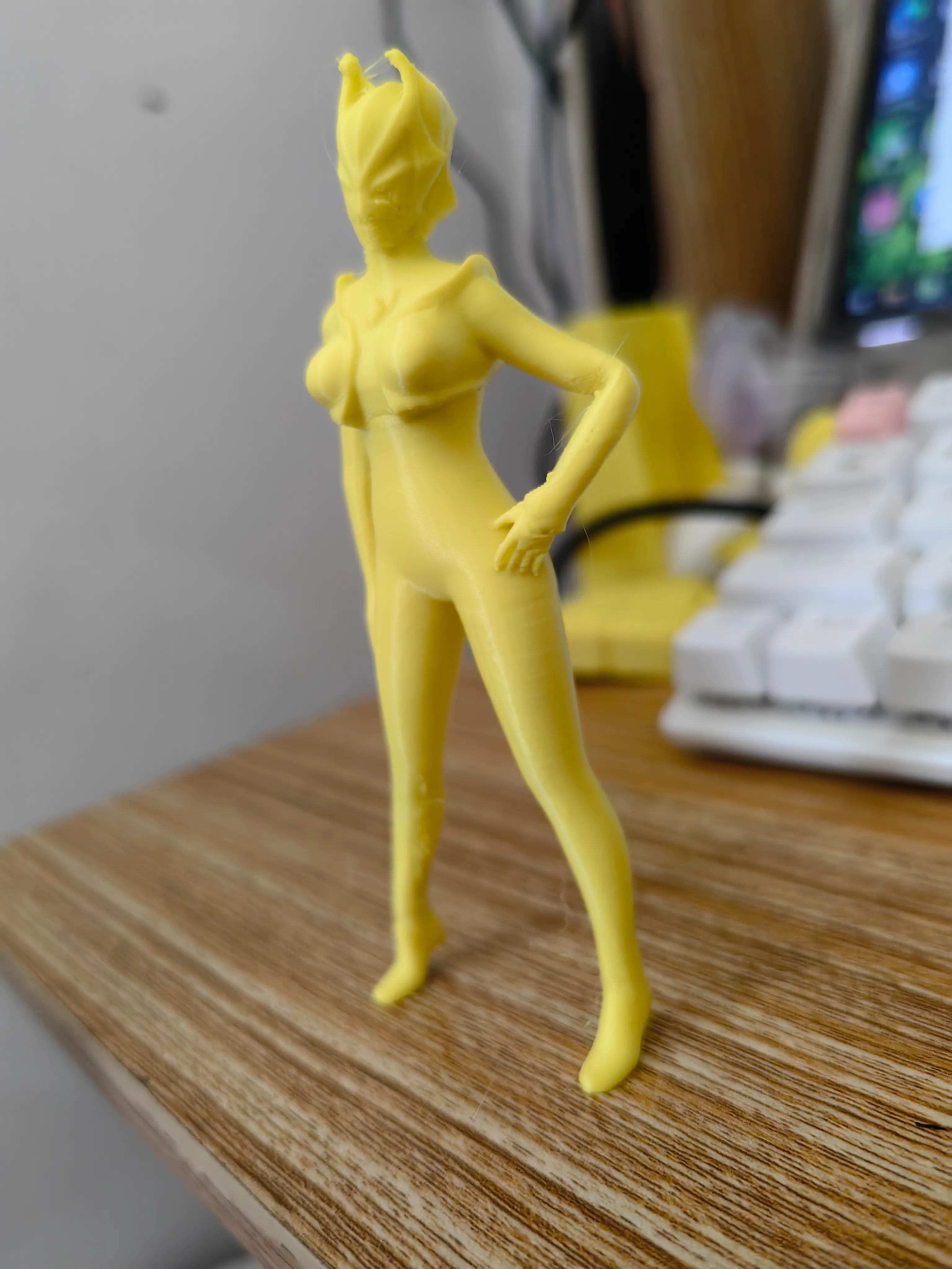 卡蜜拉奥特曼，迪迦奥特曼的女朋友，性感18+姿势