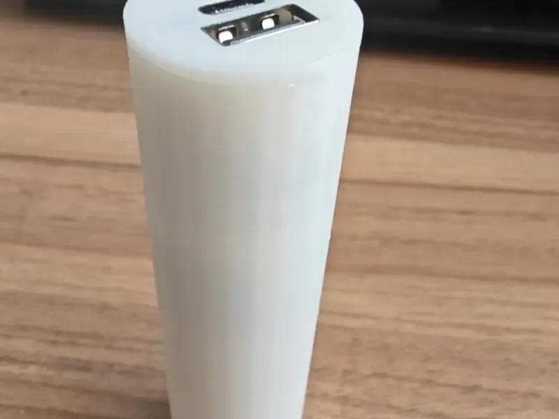 21700精准开模充电宝