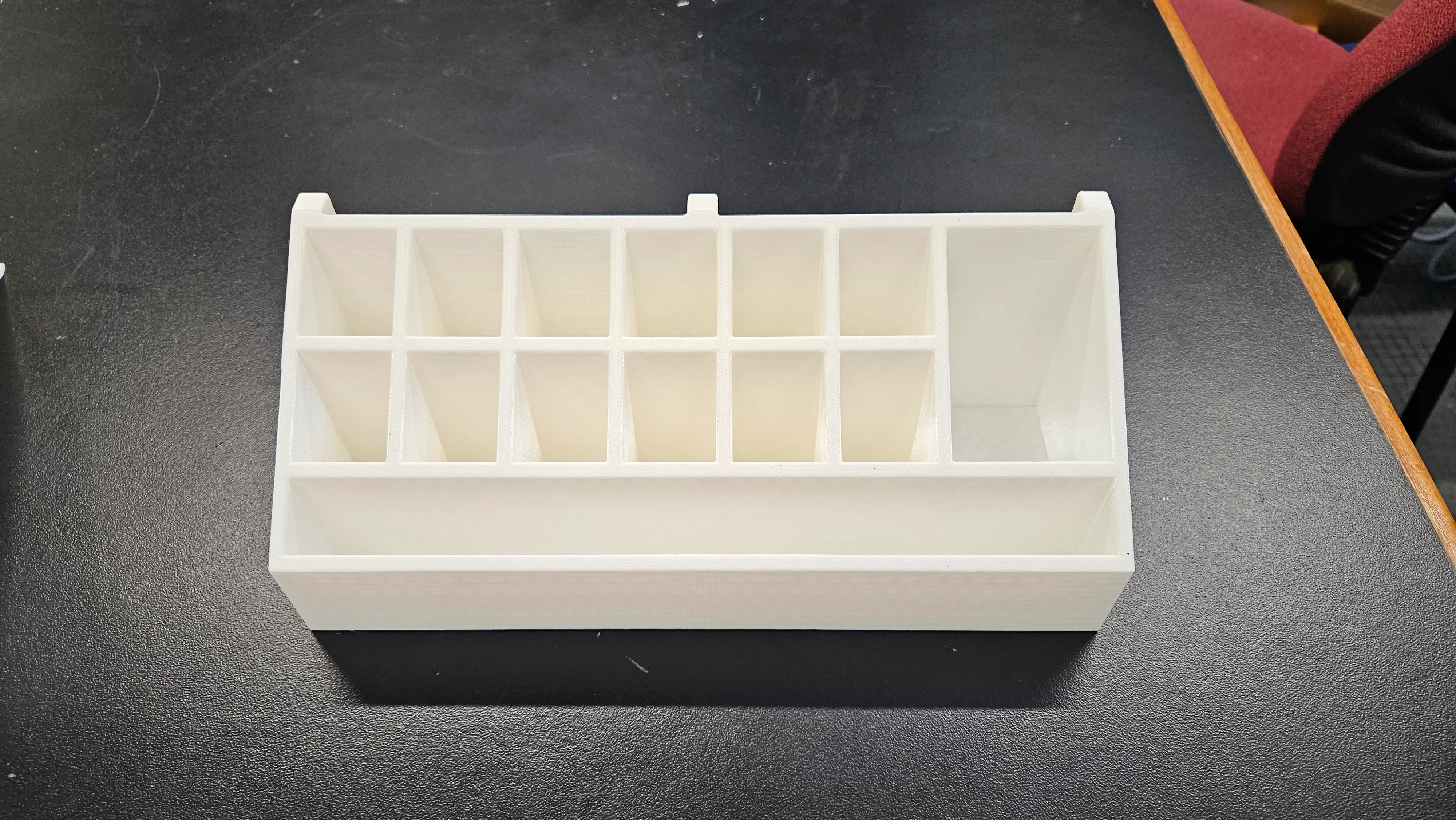 掛牆文筒 Writing and measuring tool holder