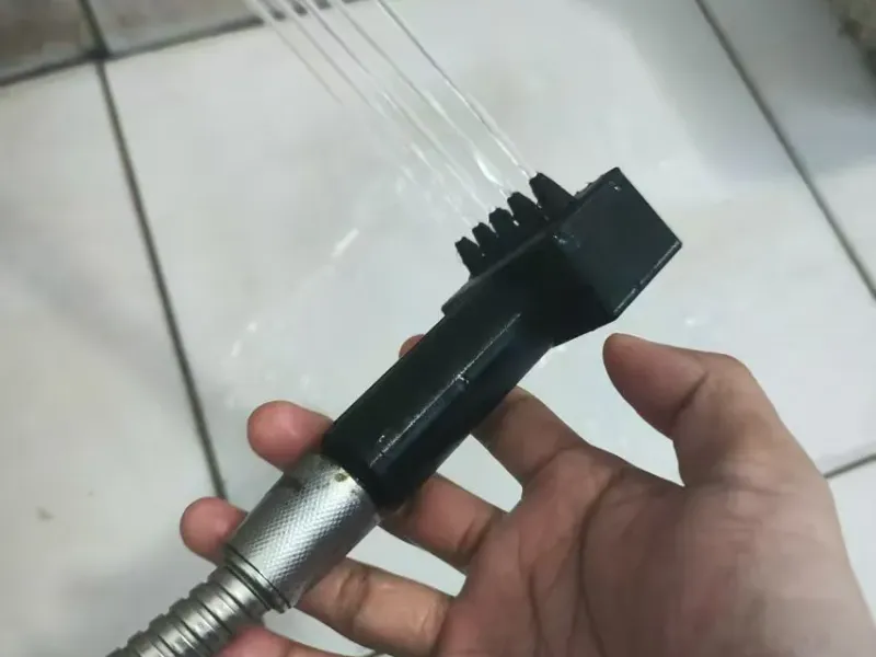 宠物，狗狗洗澡花洒，通水刷子