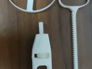 手拉竹蜻蜓