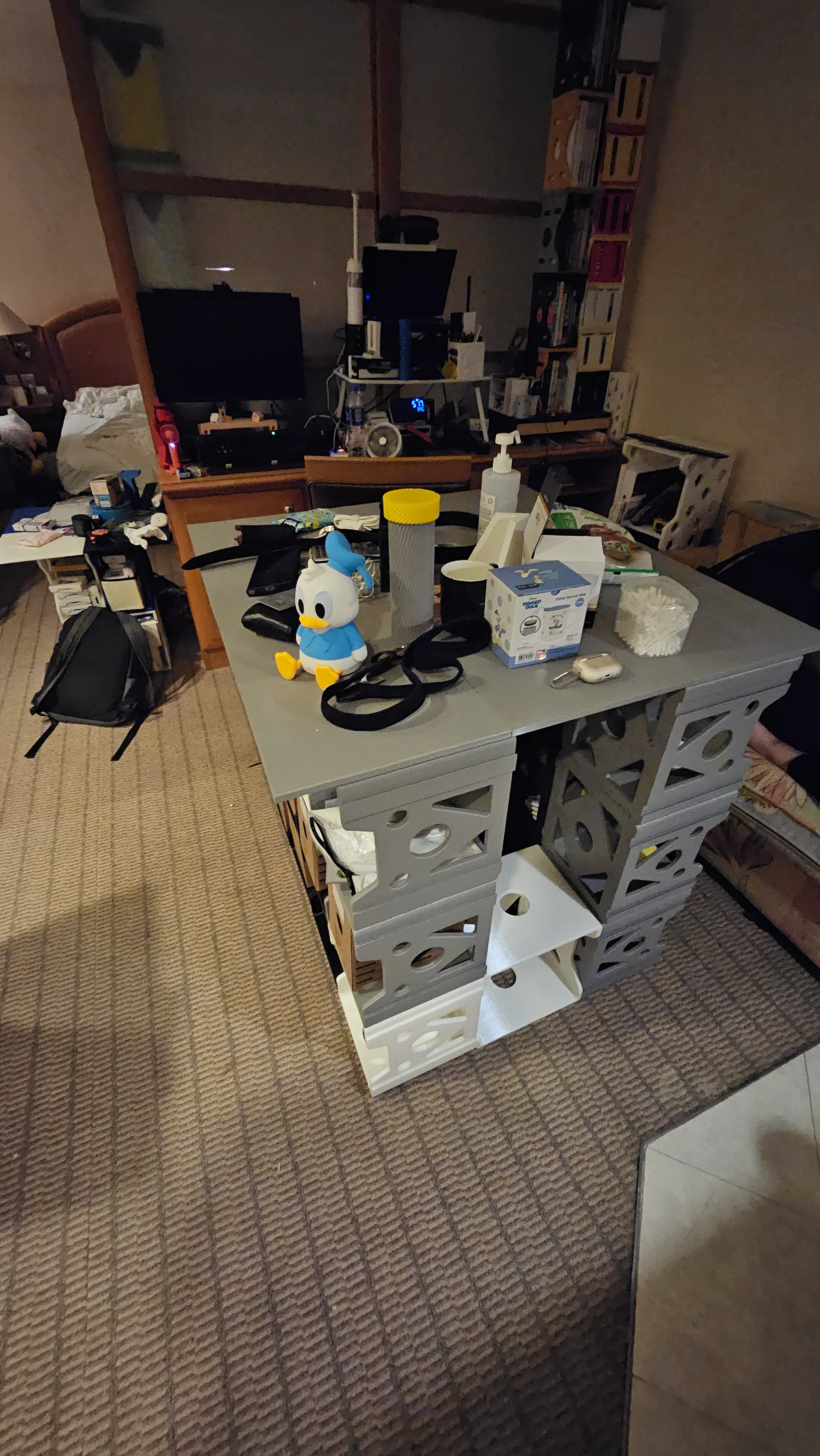大型桌有儲物空間 Project Mega Table