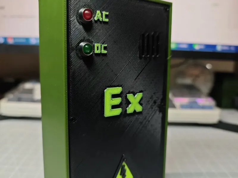 12V+升压型两路输出电源适配器