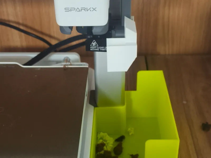 完全嵌入的SPARKX I7废料槽与废料引导板