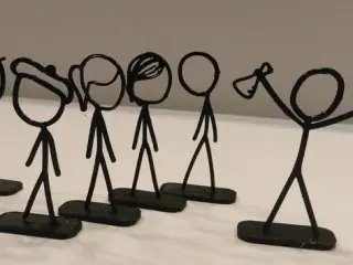 站立小人摆件