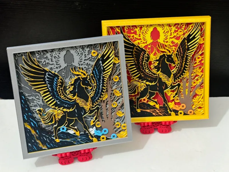 “翼马衔金”叠雕画