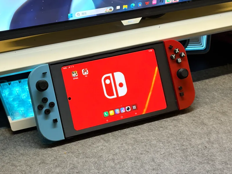 联想Y700无极-Switch（瞬间提升桌面装饰格调）