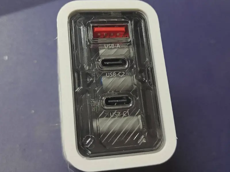红魔80W氘锋氮化镓充电器保护壳