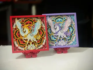 “天马呈安”叠雕画