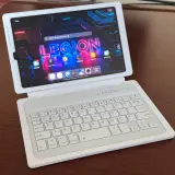 让联想拯救者y700五代变身全能小平板的保护壳 既是笔记本电脑 也是掌机 还可以是显示器