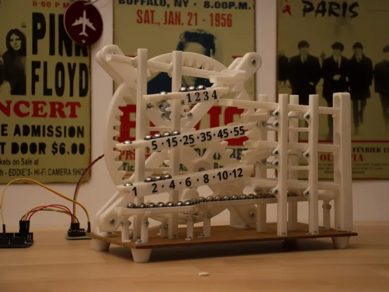 弹珠时钟（一款基于3D打印技术的滚动弹珠时钟，通过弹珠/球体的位置显示时间）