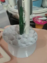 蜂窝形旋转笔筒-2
