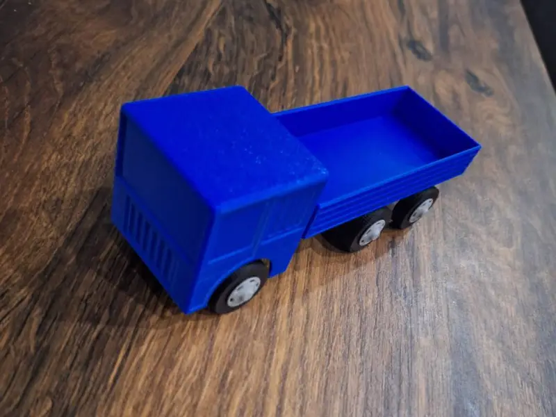 Truck with rolling wheels