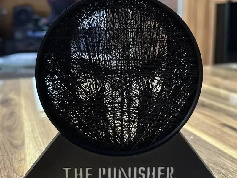 THE PUNISHER STRING-ART / MARVEL / PUNISHER
