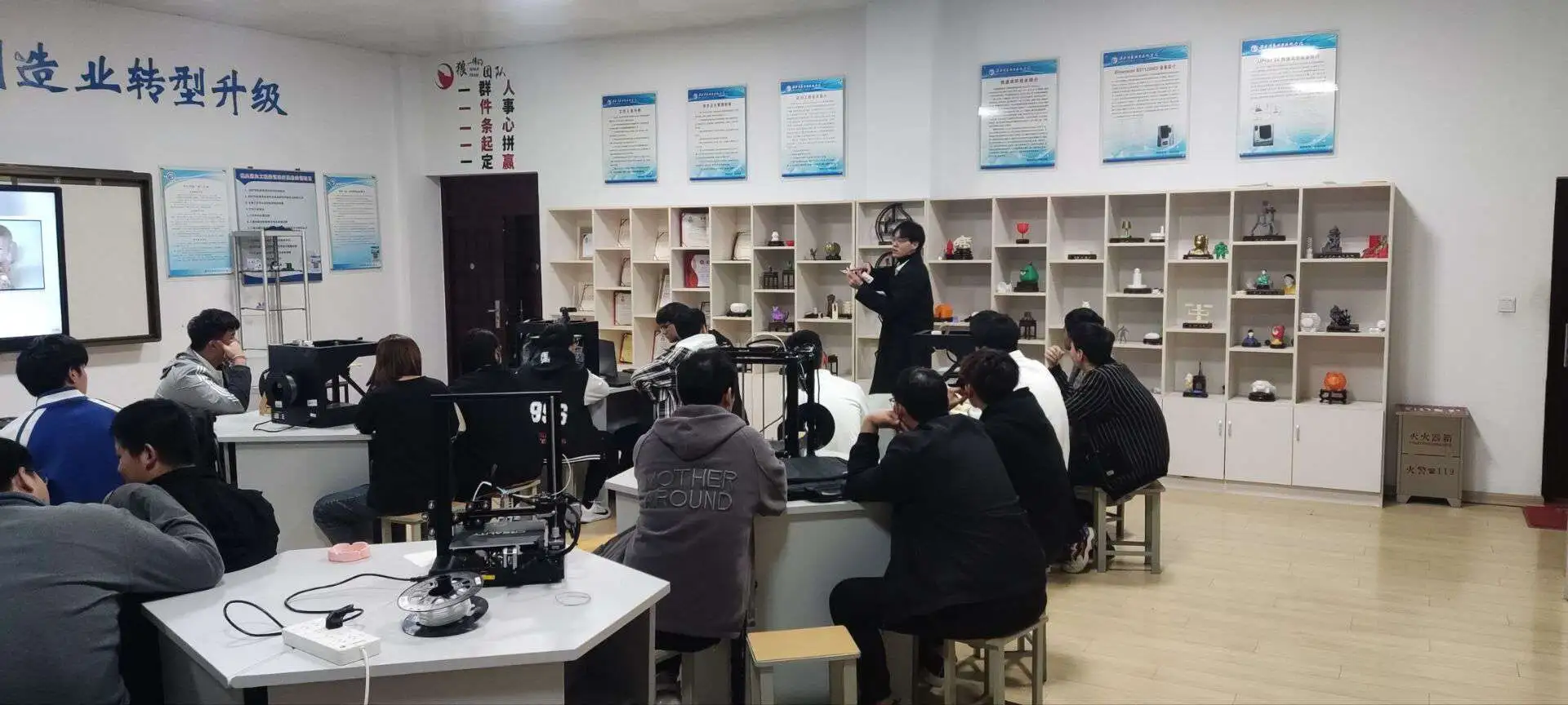 江苏电子信息职业学院3D打印社