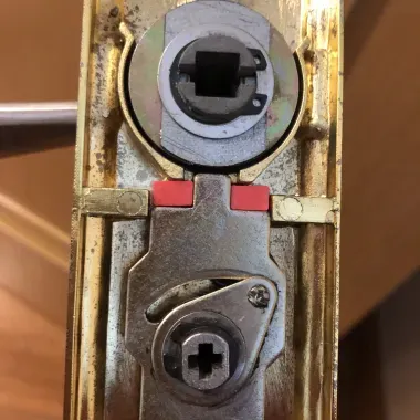 门锁反锁限位卡槽-1