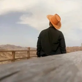 我敬姑娘一杯酒